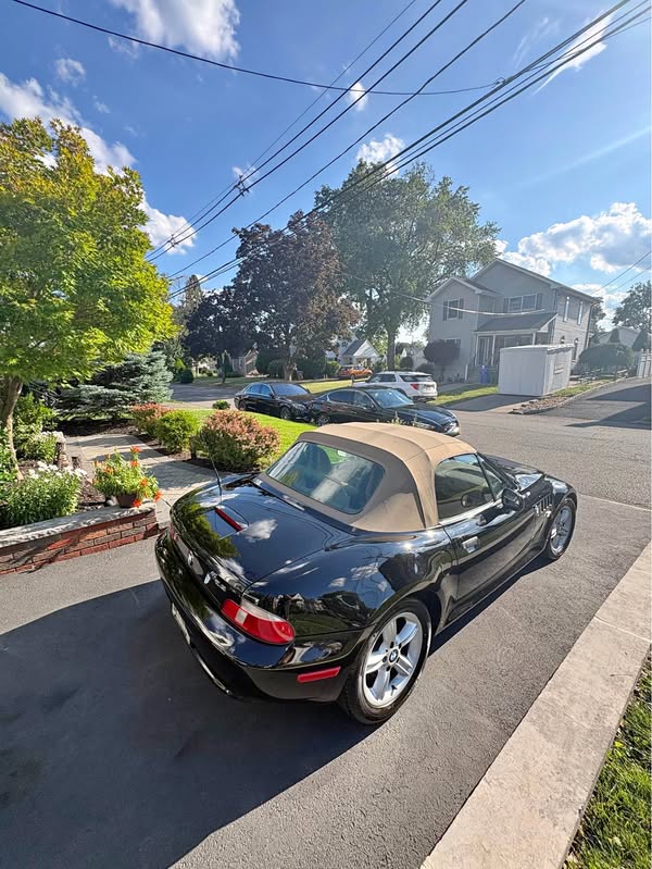 2000 BMW Z3 - 2.5i Roadster 2D