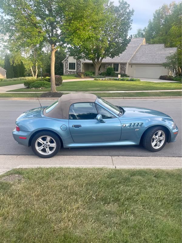 2000 BMW Z3 - 2.3 Roadster 2D