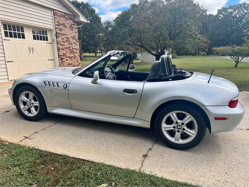 2001 BMW Z3 - 2.5i Roadster 2D