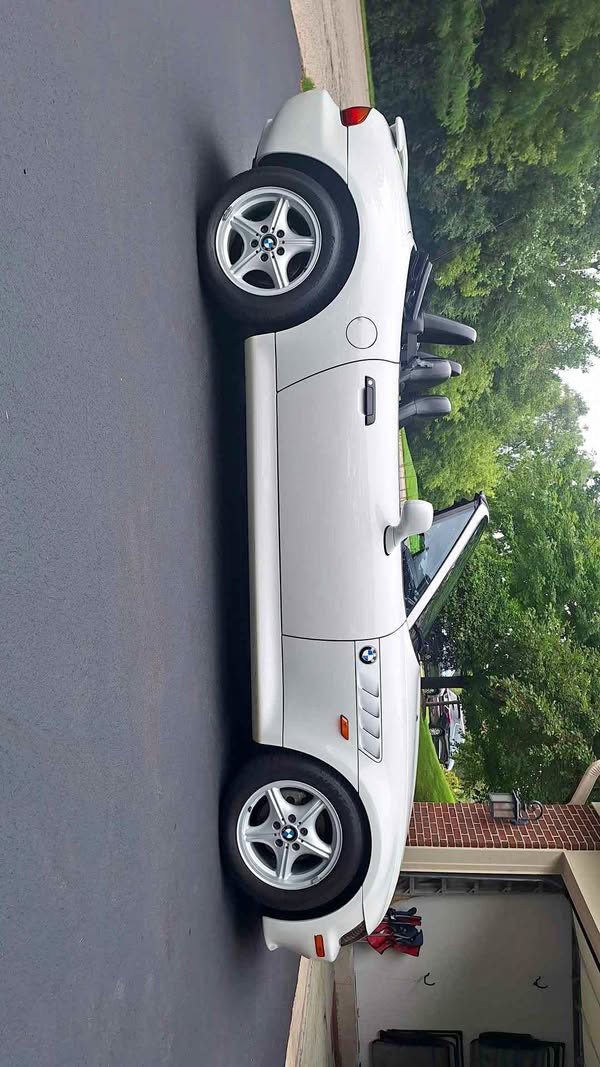1998 BMW Z3 - Roadster 2D