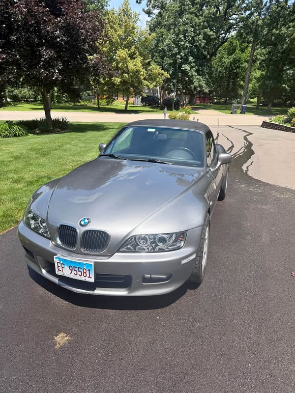 2001 BMW Z3 - 3.0i Roadster 2D
