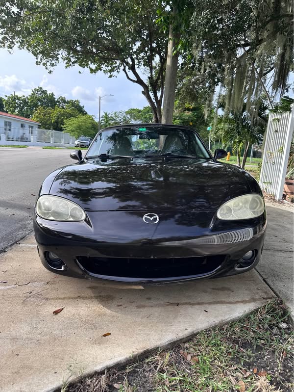 2005 Mazda MX-5 Miata