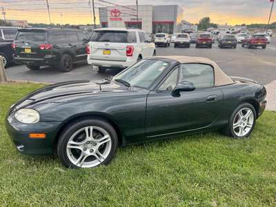 2005 Mazda MAZDA MX-5 Miata RF - Club Convertible 2D