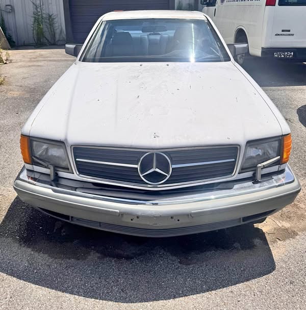 1986 Mercedes-Benz 560 sec