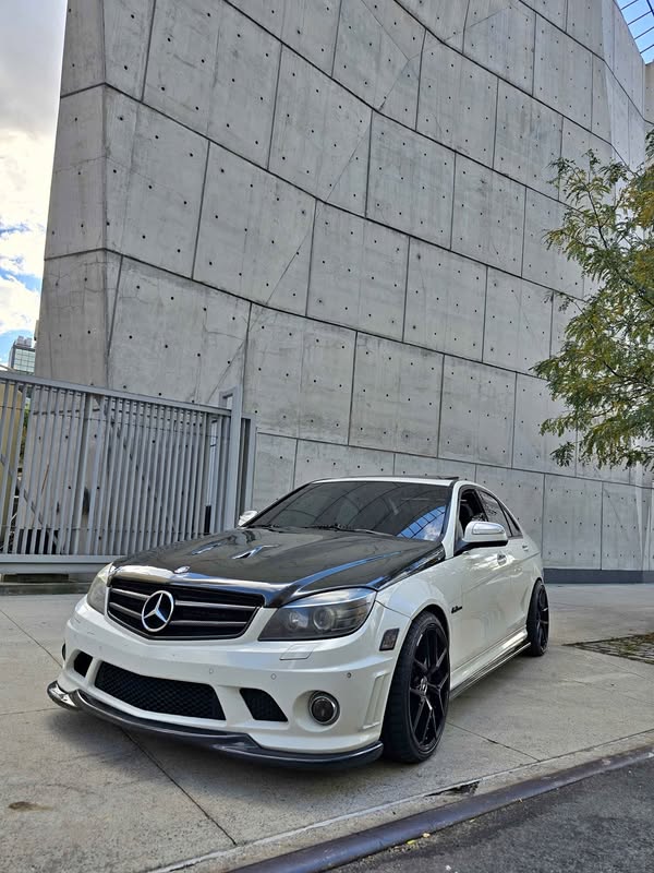 2009 Mercedes-Benz C-Class - C 63 AMG Sedan 4D