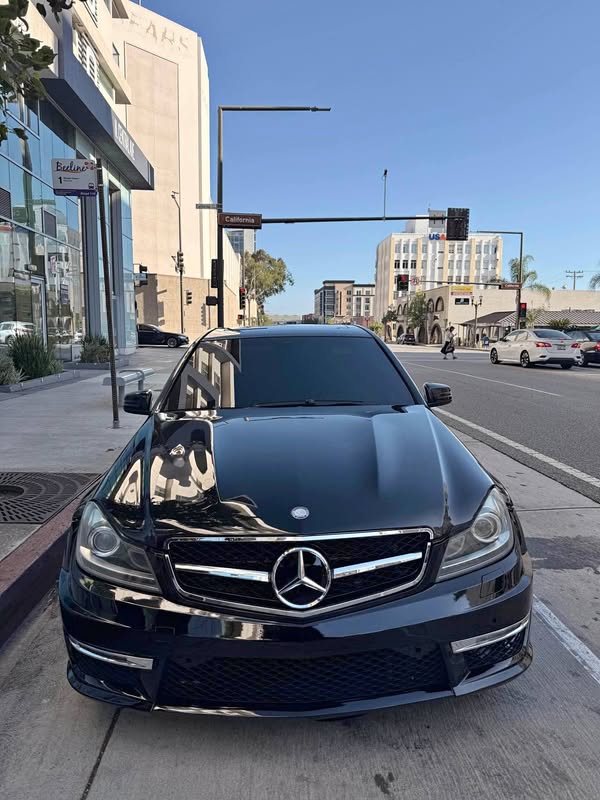 2011 Mercedes-Benz Mercedes-AMG C-Class - C 63 AMG Sedan 4D