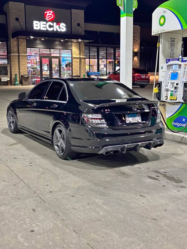 2009 Mercedes-Benz Mercedes-AMG C-Class - C 63 AMG Sedan 4D