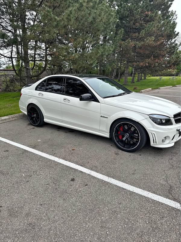 2010 Mercedes-Benz Mercedes-AMG C-Class - C 63 AMG Sedan 4D