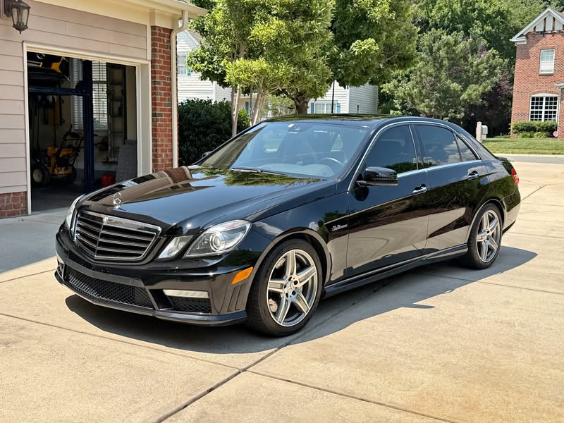 2011 Mercedes-Benz e63 amg