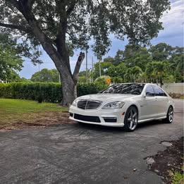 2010 Mercedes-Benz S63 AMG