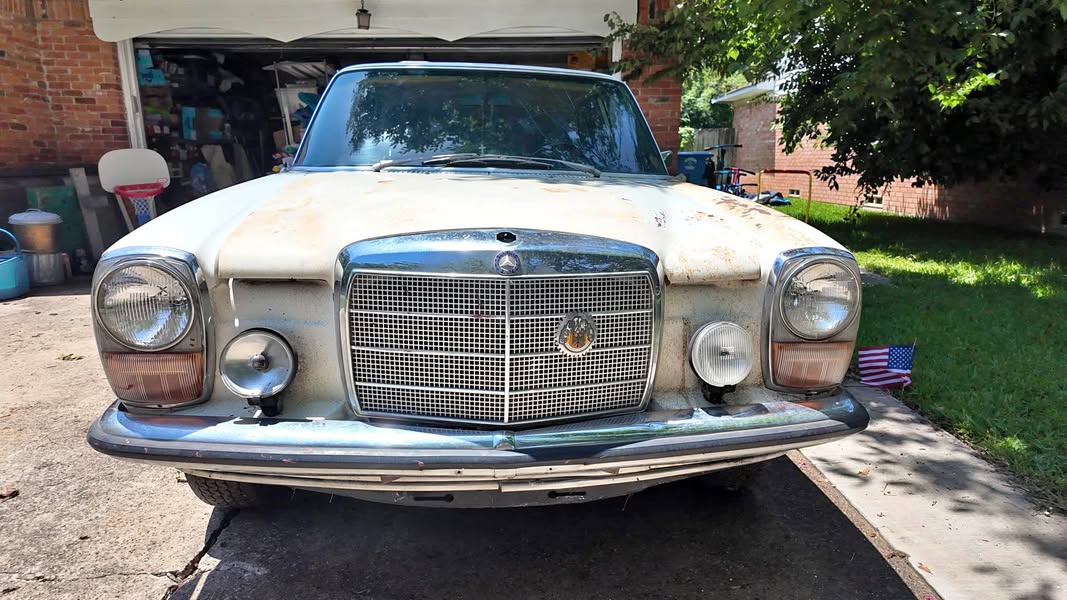 1971 Mercedes-Benz 220