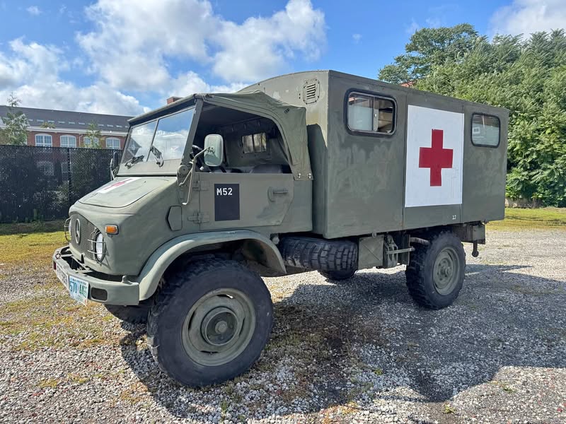 1969 Mercedes-Benz unimog 404