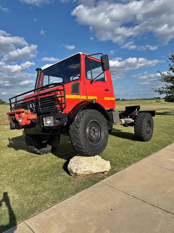 1988 Mercedes-Benz Unimog U1300L