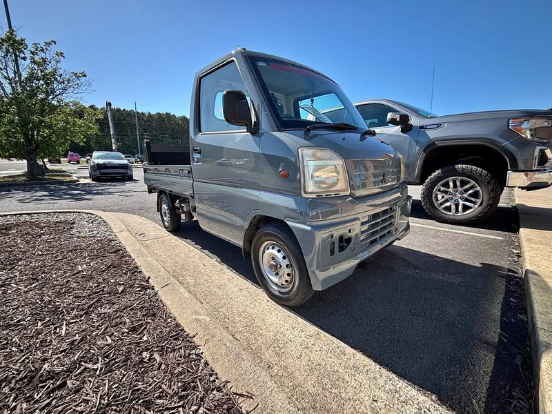 1999 Mitsubishi Minicab - TOMMY LIFT