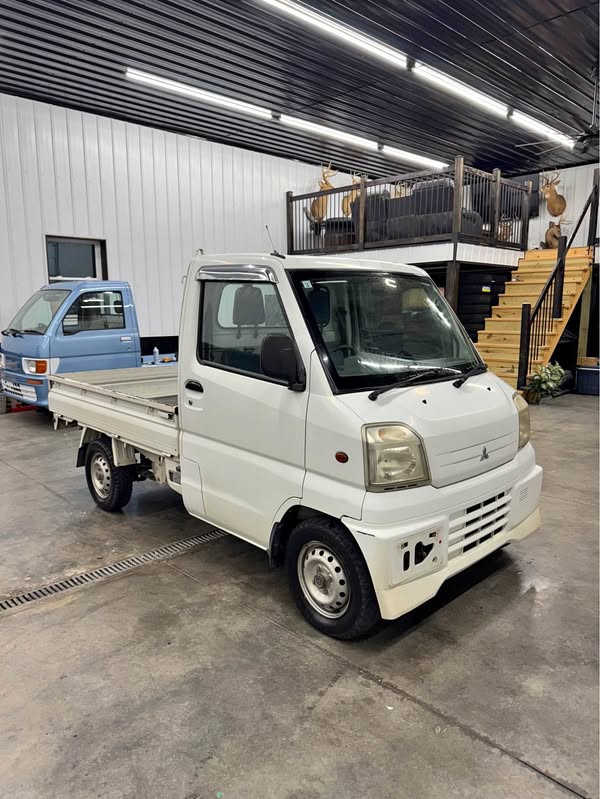 2000 Mitsubishi MiniCab 4WD