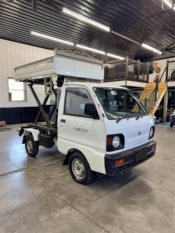 1993 Mitsubishi MiniCab 4WD