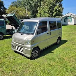 2000 Mitsubishi Minicab Van