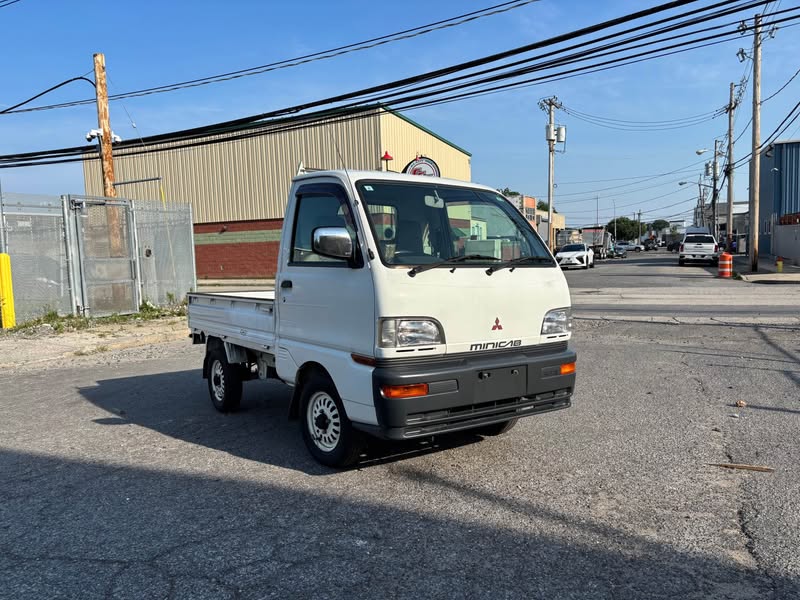 1998 Mitsubishi minicab w\/ ny title