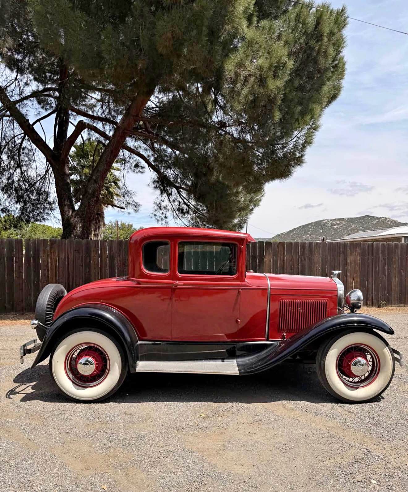 1930 Ford model a - 5 Window
