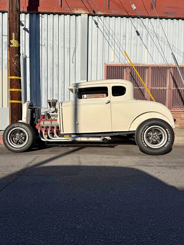 1931 Ford Model A - Coupe