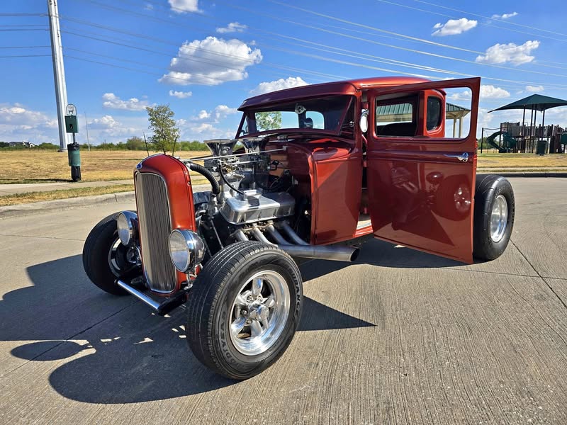 1930 Ford model a - 5 window