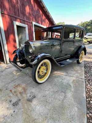1929 Ford Model A - Tudor