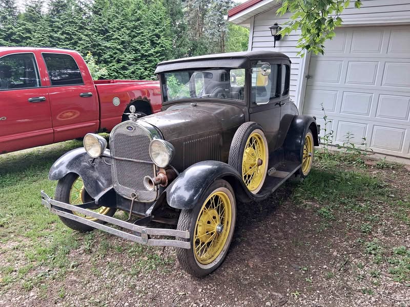 1929 Ford Model A Coupe - Deluxe