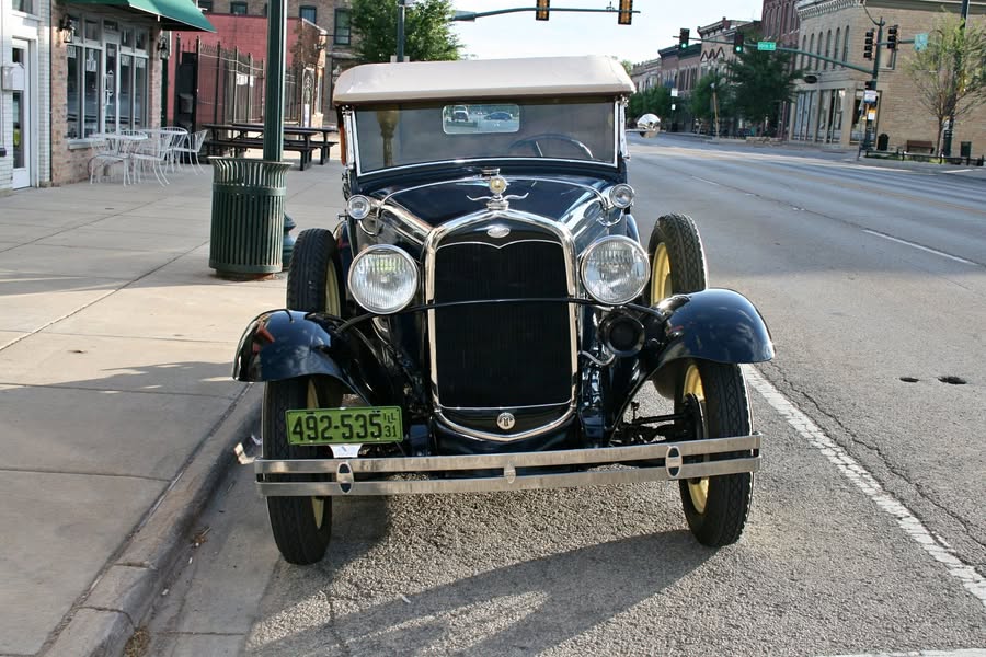 1931 Ford Model A Deluxe Roadster