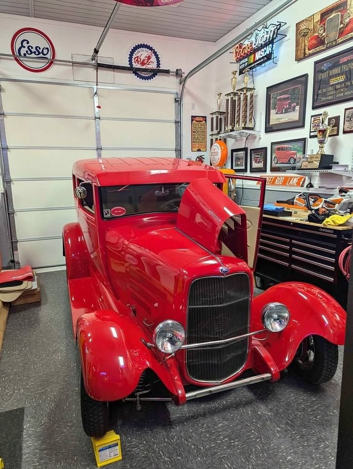 1928 Ford Model A Ford 302 HO V8, Chopped 2½, Custom Tan...