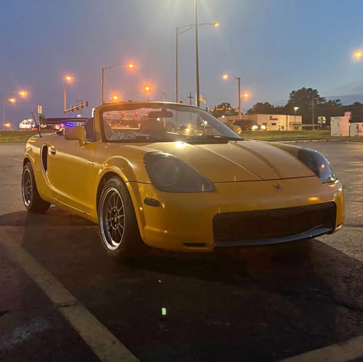 2001 Toyota MR2 - Spyder Convertible 2D