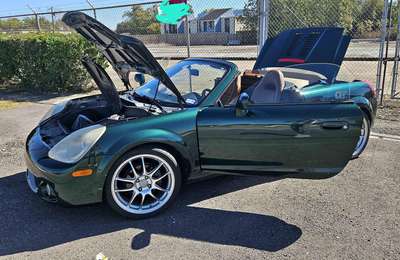 2004 Toyota MR2 - Spyder
