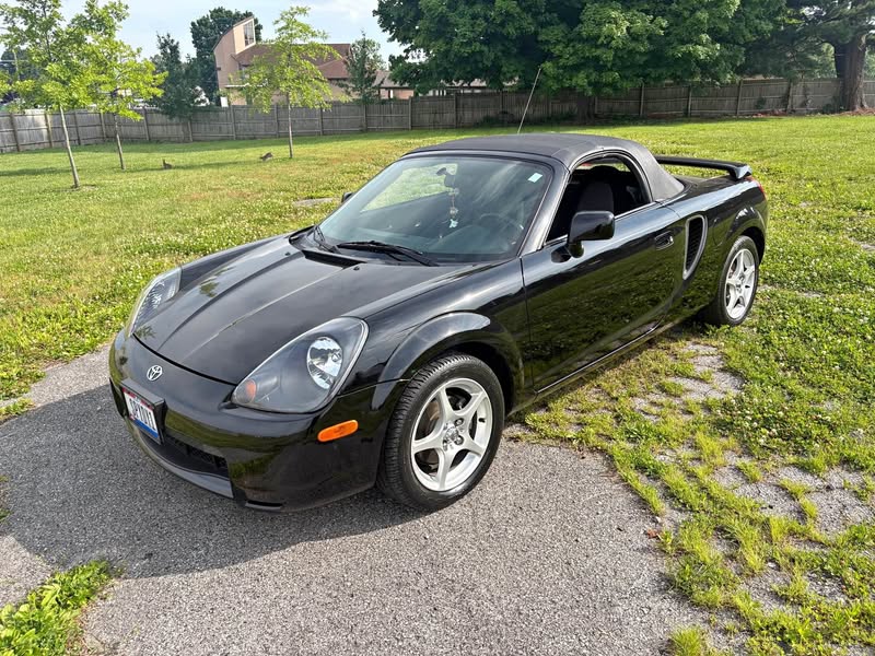 2000 Toyota MR2 - Spyder Convertible 2D