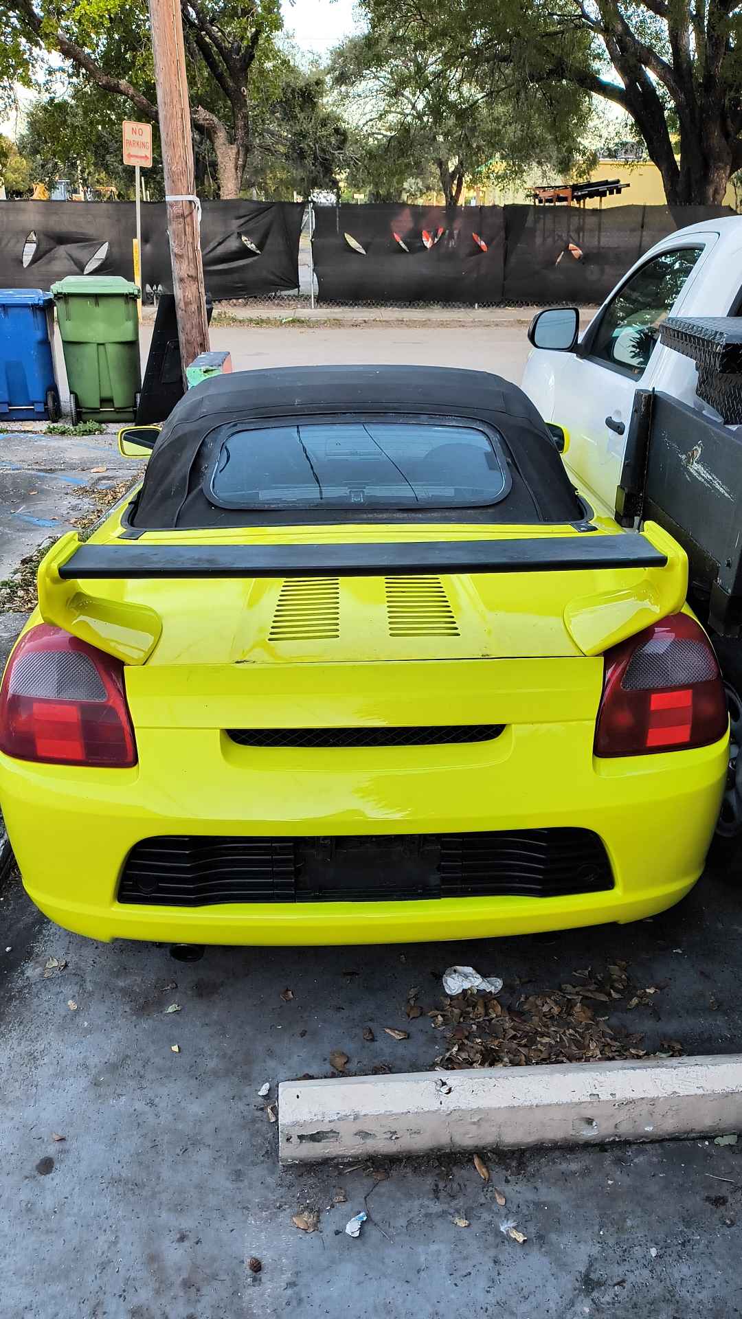 2000 Toyota MR2 - Spyder Convertible 2D