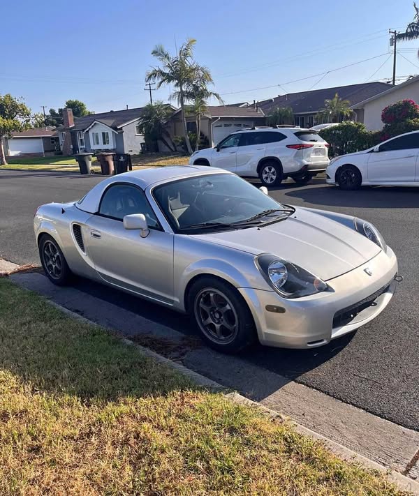 2000 Toyota MR2 - Spyder Convertible 2D