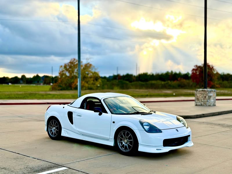 2000 Toyota MR2 - Spyder Convertible 2D