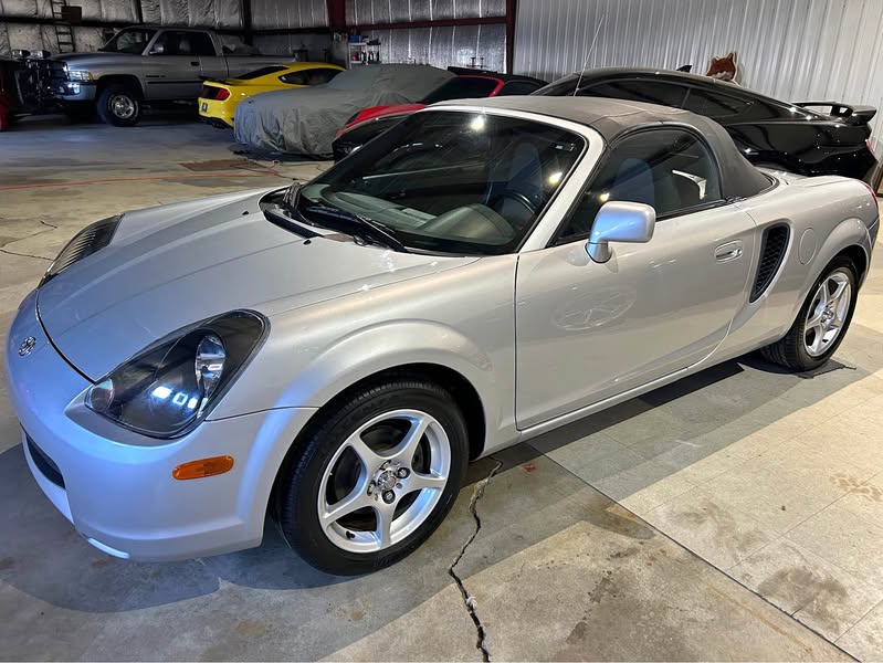 2000 Toyota MR2 - Spyder Convertible 2D