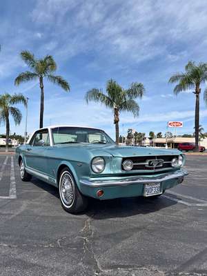 1965 Ford Mustang - Coupe 2D