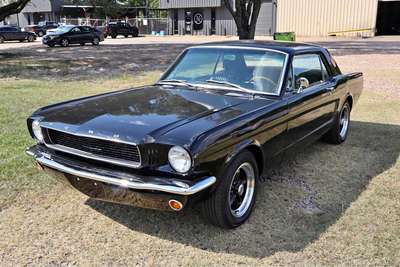 1965 Ford Mustang - Coupe 2D
