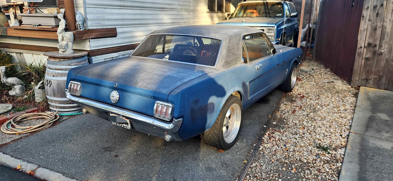 1965 Ford Mustang - Coupe 2D