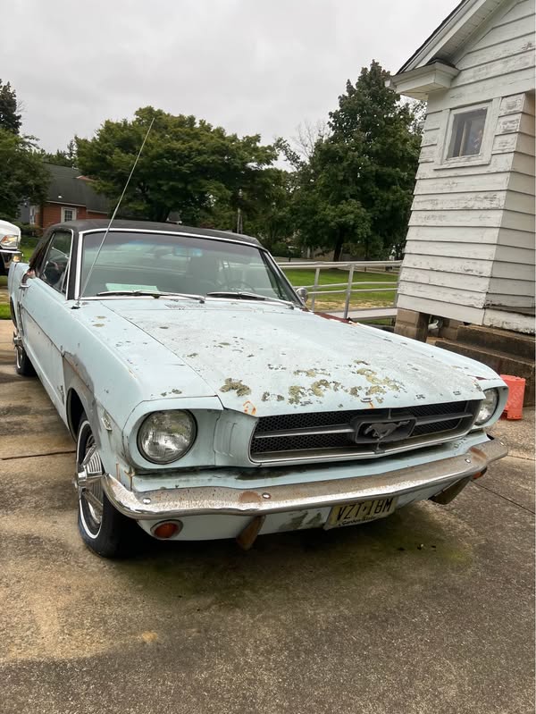 1965 Ford Mustang - V6 Coupe 2D