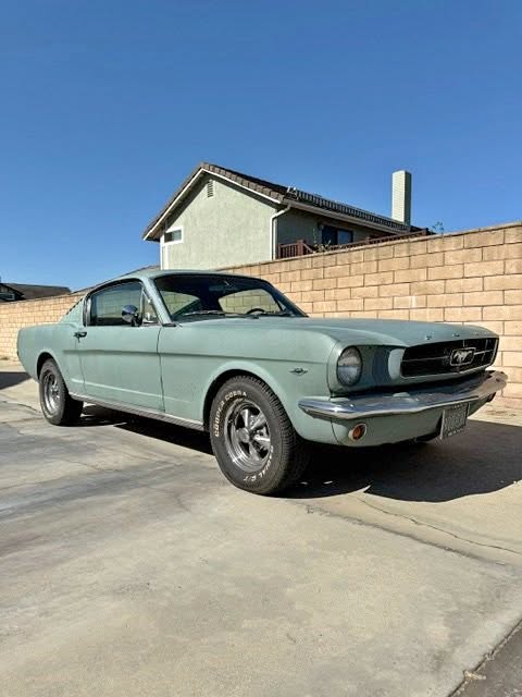 1965 Ford Mustang - Coupe 2D