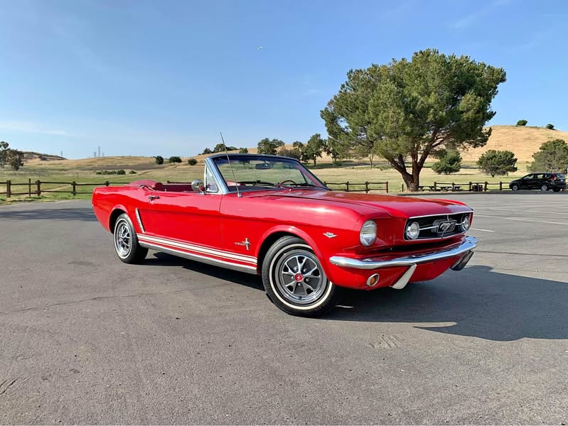 1965 Ford Mustang - Coupe 2D
