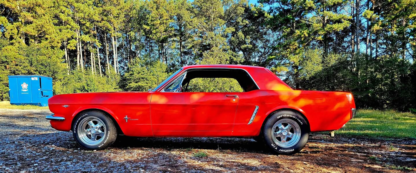 1965 Ford Mustang - Coupe 2D