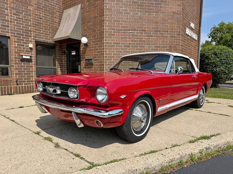1965 Ford Mustang - GT Luxury Convertible - 4spd