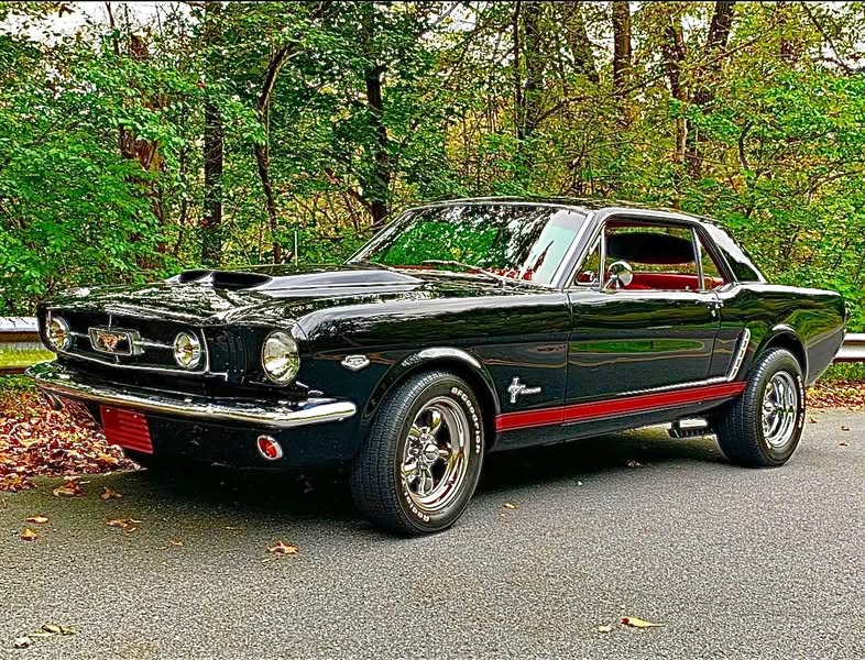 1965 Ford Mustang - Coupe 2D