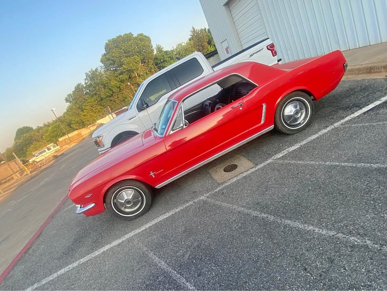1965 Ford Mustang - Coupe 2D