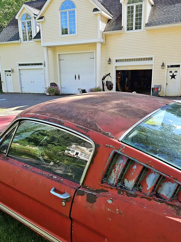 1965 Ford Mustang - Coupe 2D