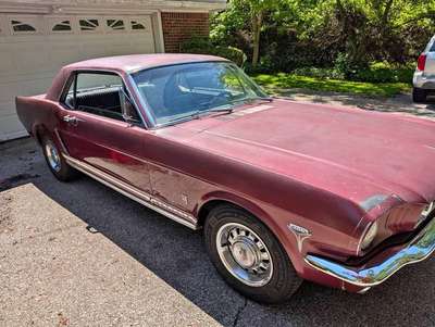 1965 Ford Mustang - Coupe 2D