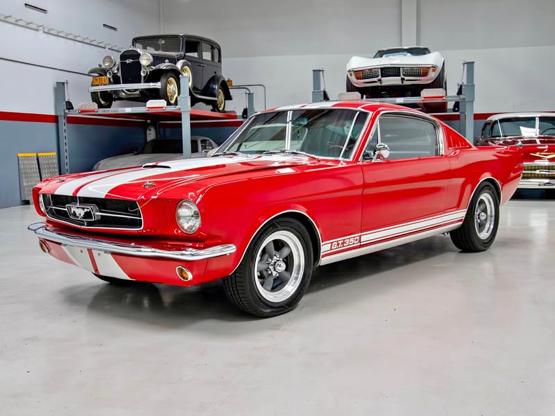 1965 Ford Mustang - Fastback