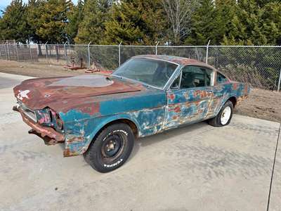 1965 Ford Mustang - Coupe 2D